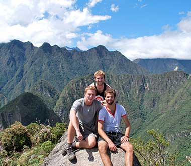 Hikiing Sacred Valley Peru